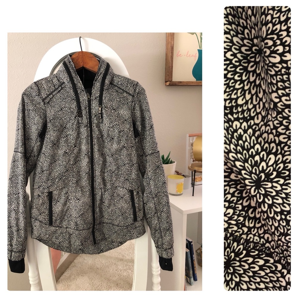 Lululemon hooded jacket, size 2 - Picture 4 of 15